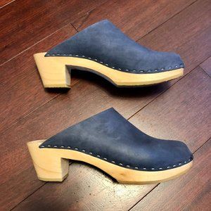 BRYR Clementine in Ink Nubuck, Mid Heel, 9 WIDE